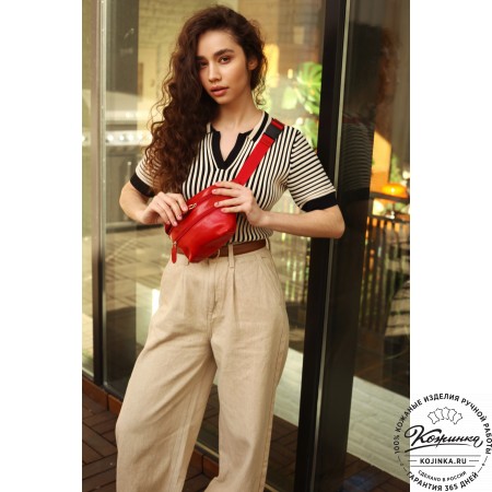 Кожаная сумка на пояс "Бритни" (красная)